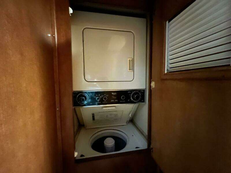 1988 Hatteras Motor Yacht