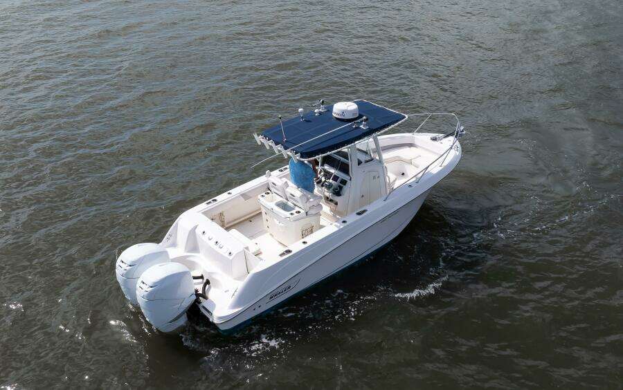 2010 Boston Whaler 250 Outrage