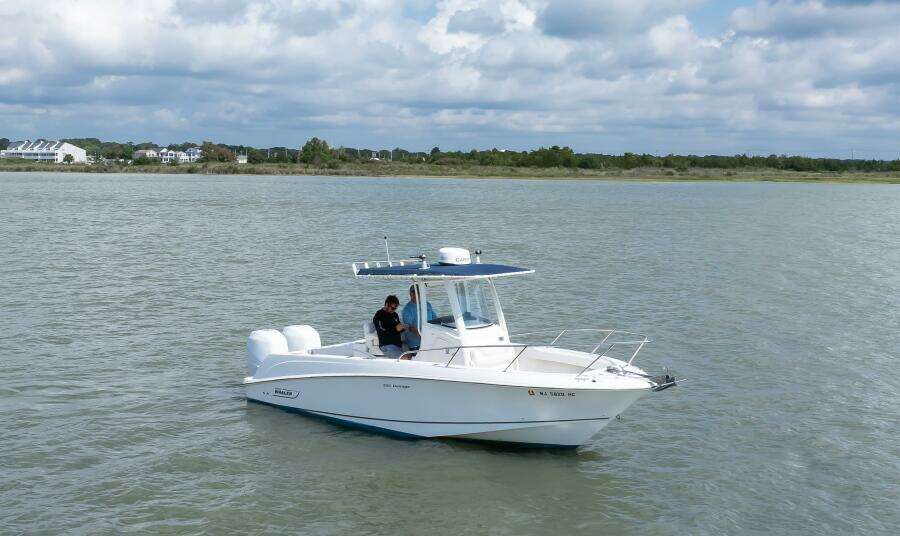 2010 Boston Whaler 250 Outrage