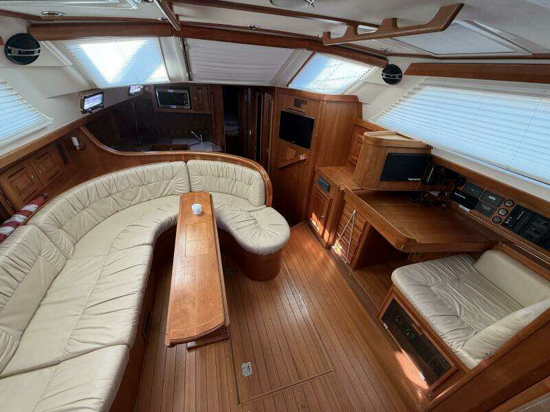 2011 Tartan 47 Glory salon settee