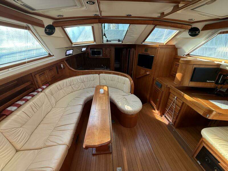 2011 Tartan 47 Glory natural salon lighting