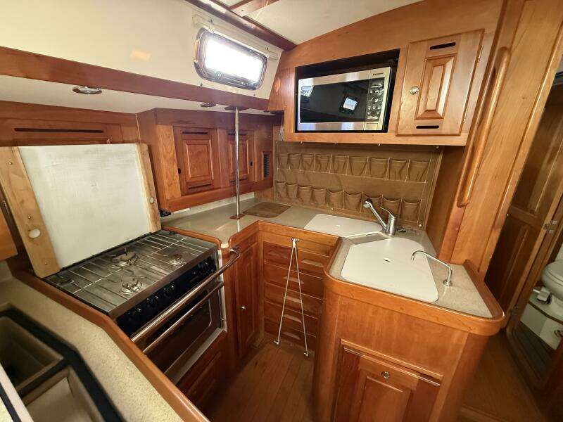 2011 Tartan 47 Glory U-shaped galley