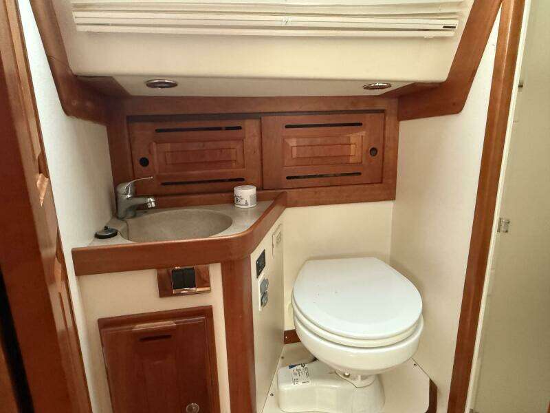 2011 Tartan 47 Glory guest head