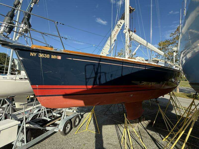 2011 Tartan 47 Glory port sid hauled