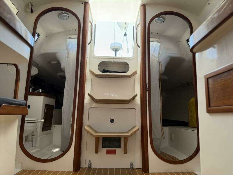 2018 J/121 Alchemy companionway steps