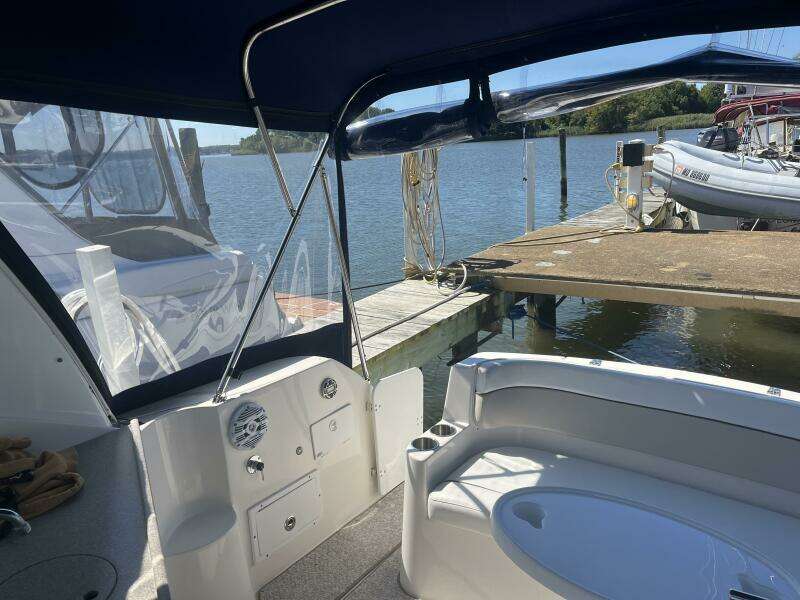 2007 Rinker 320 Express