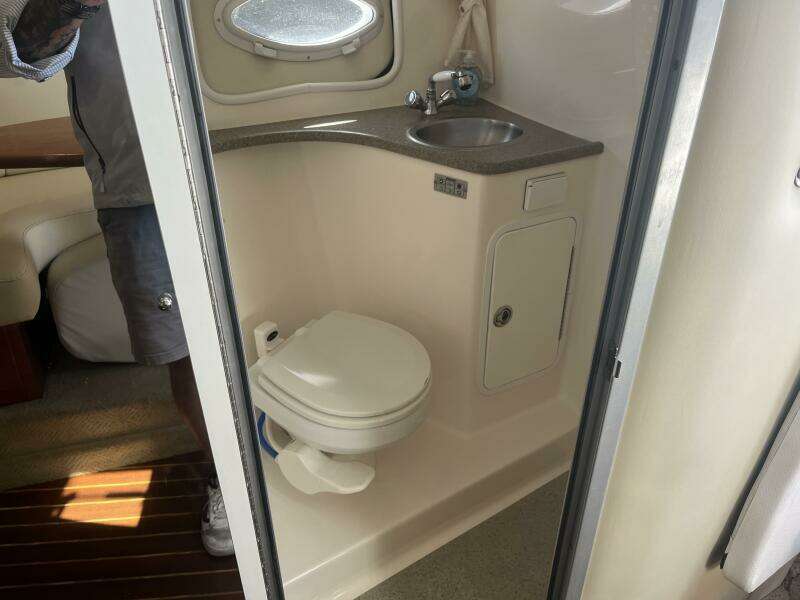 2007 Rinker 320 Express