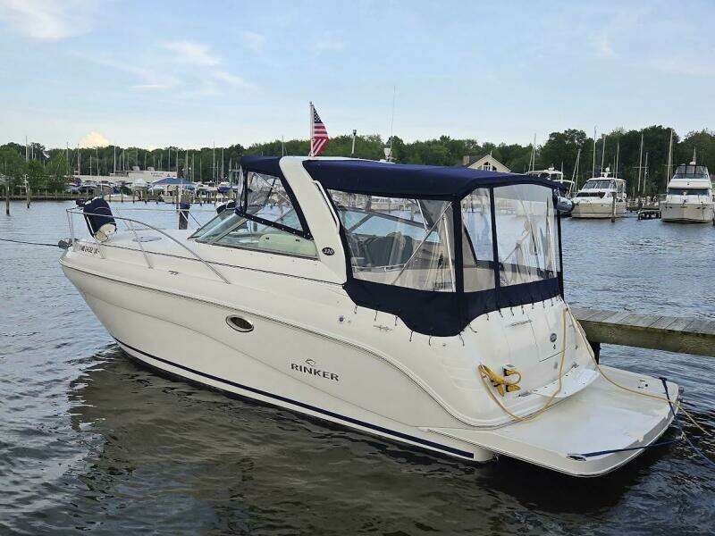 2007 Rinker 320 Express
