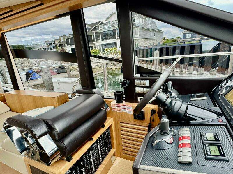 2016 Absolute 45 Sport Yacht