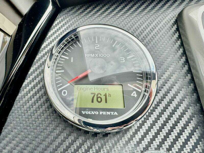 2016 Absolute 45 Sport Yacht