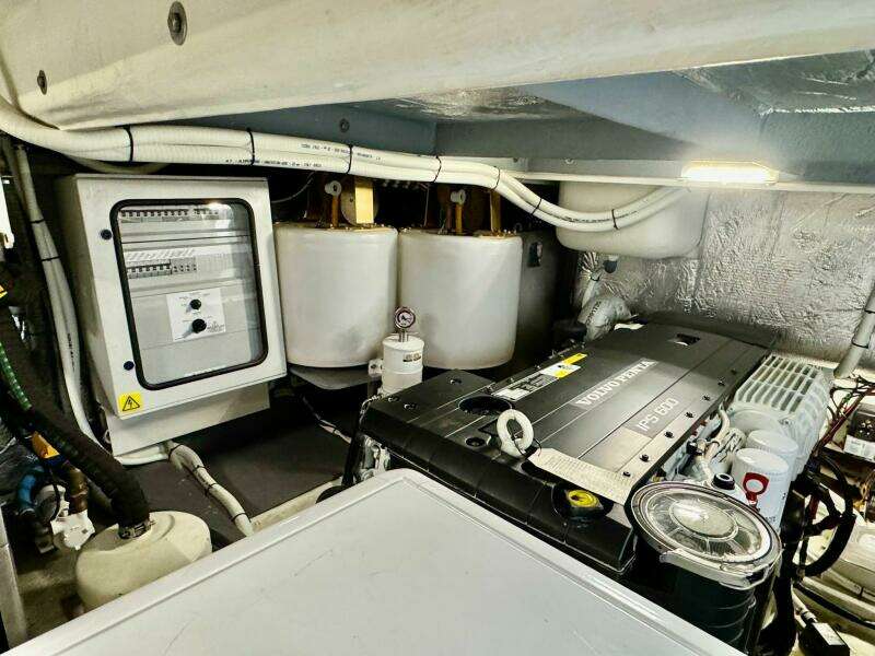 2016 Absolute 45 Sport Yacht