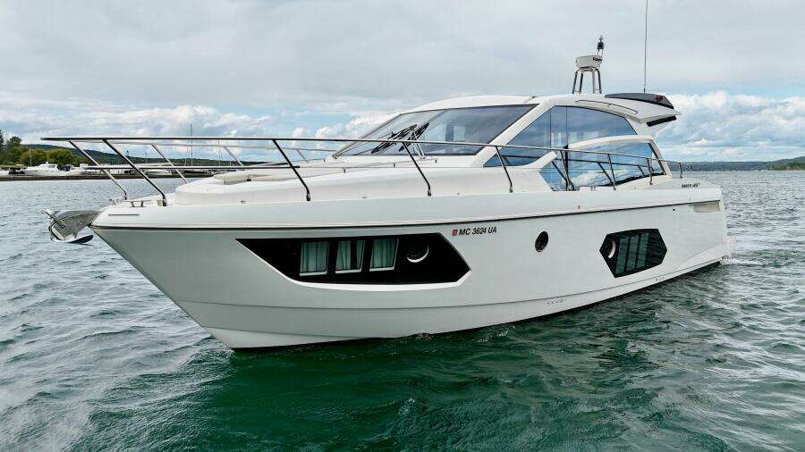 2016 Absolute 45 Sport Yacht
