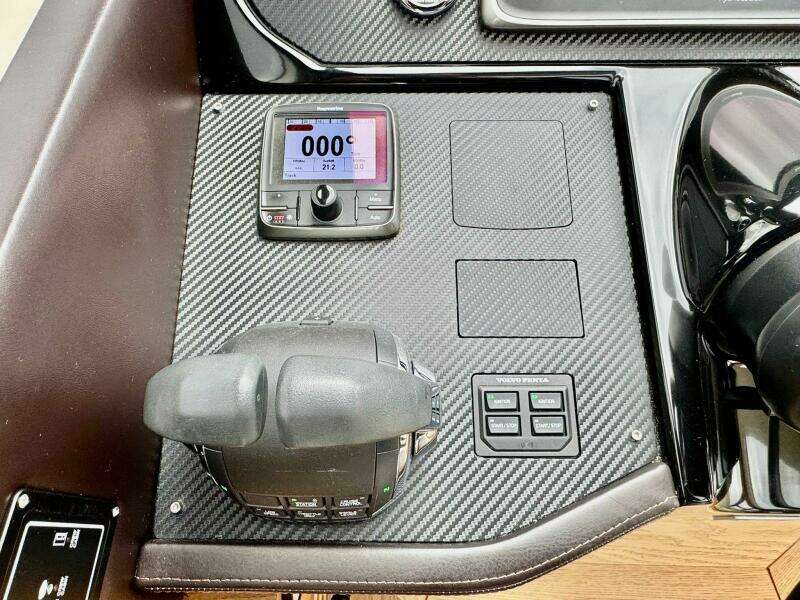 2016 Absolute 45 Sport Yacht