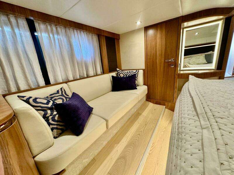 2016 Absolute 45 Sport Yacht