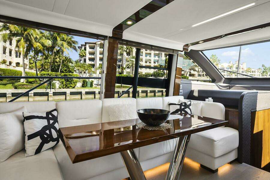 2021 Fairline Squadron 68