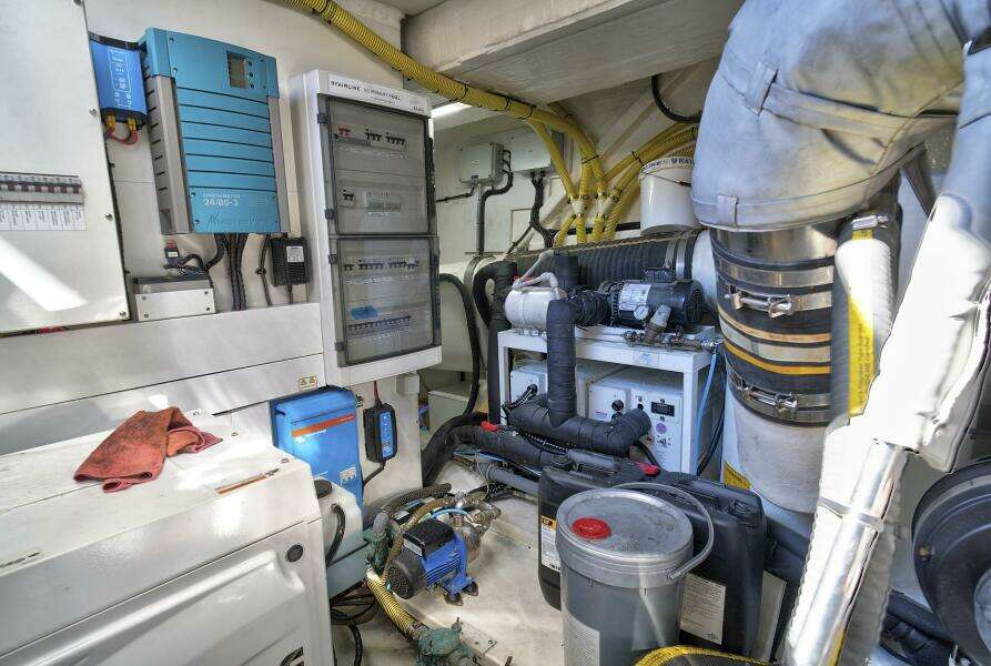 2021 Fairline Squadron 68