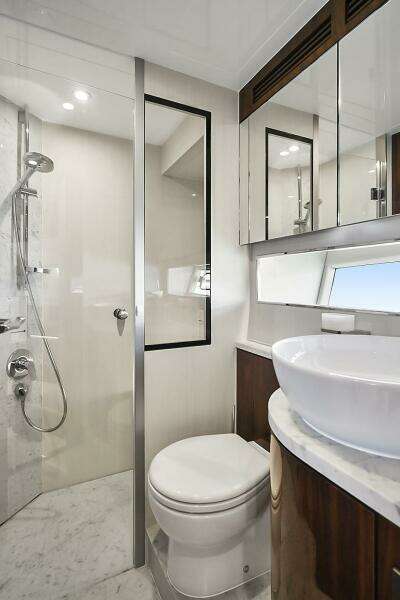 2021 Fairline Squadron 68