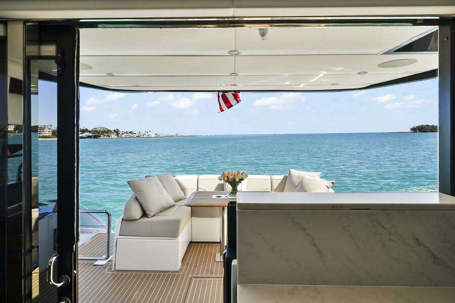 2021 Fairline Squadron 68