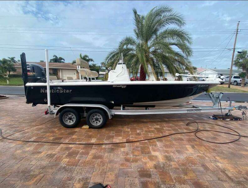 2020 NauticStar 2140 Sport Shallow Bay