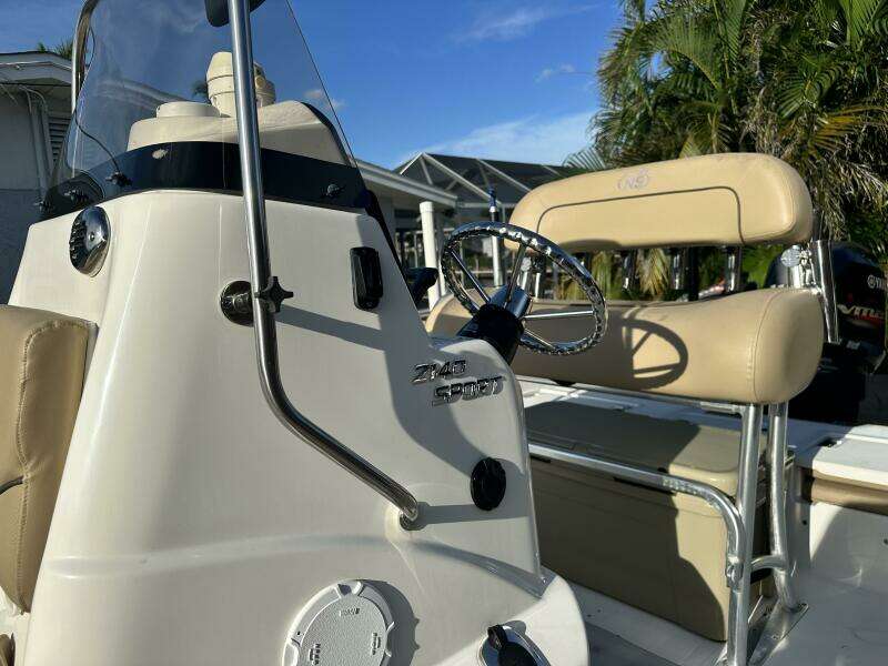 2020 NauticStar 2140 Sport Shallow Bay