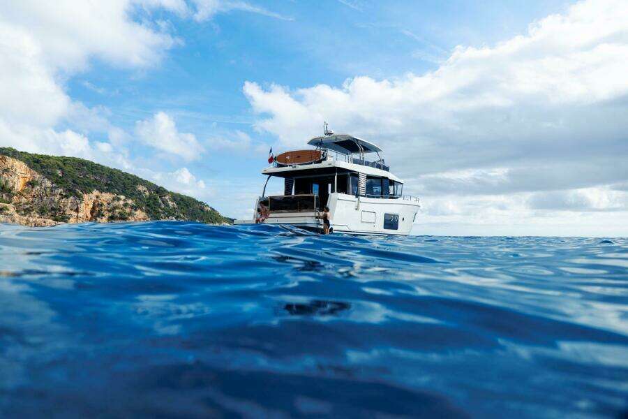 2026 Beneteau Swift Trawler 54