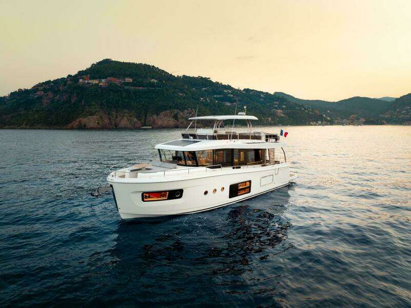 2026 Beneteau Swift Trawler 54