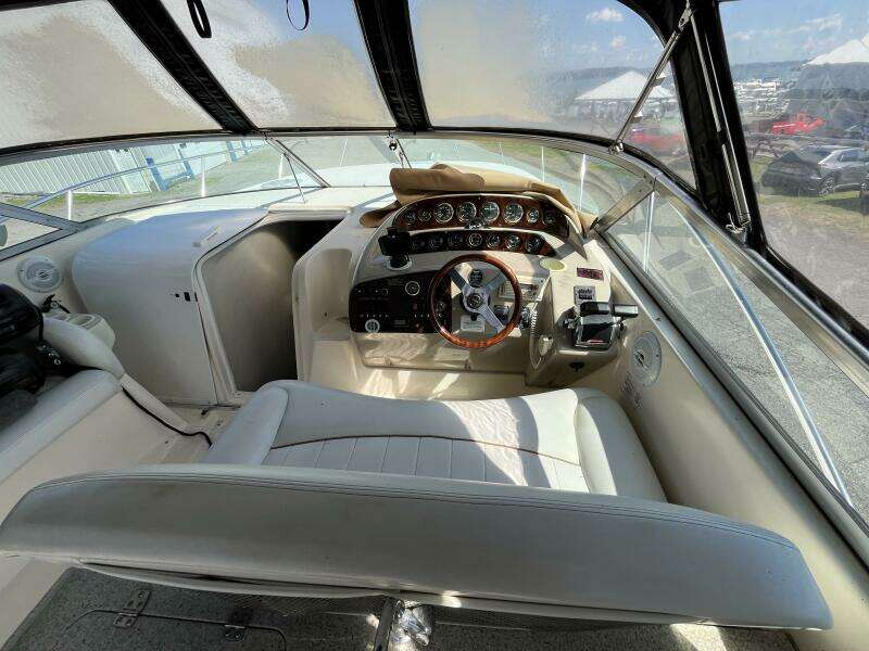 2000 Rinker Fiesta Vee 340
