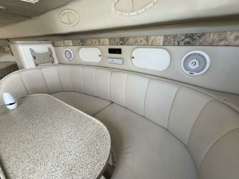 2000 Rinker Fiesta Vee 340