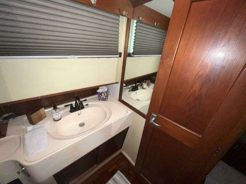 1979 Grand Banks 42 Classic