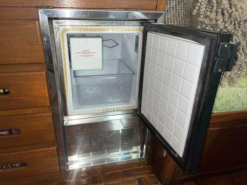 1979 Grand Banks 42 Classic