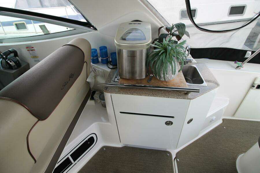 2015 Sea Ray 310 Sundancer