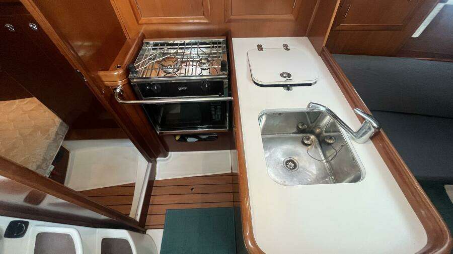 2006 Beneteau Oceanis 323