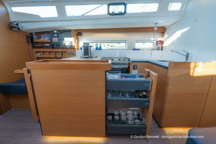 2022 Jeanneau Sun Odyssey 440