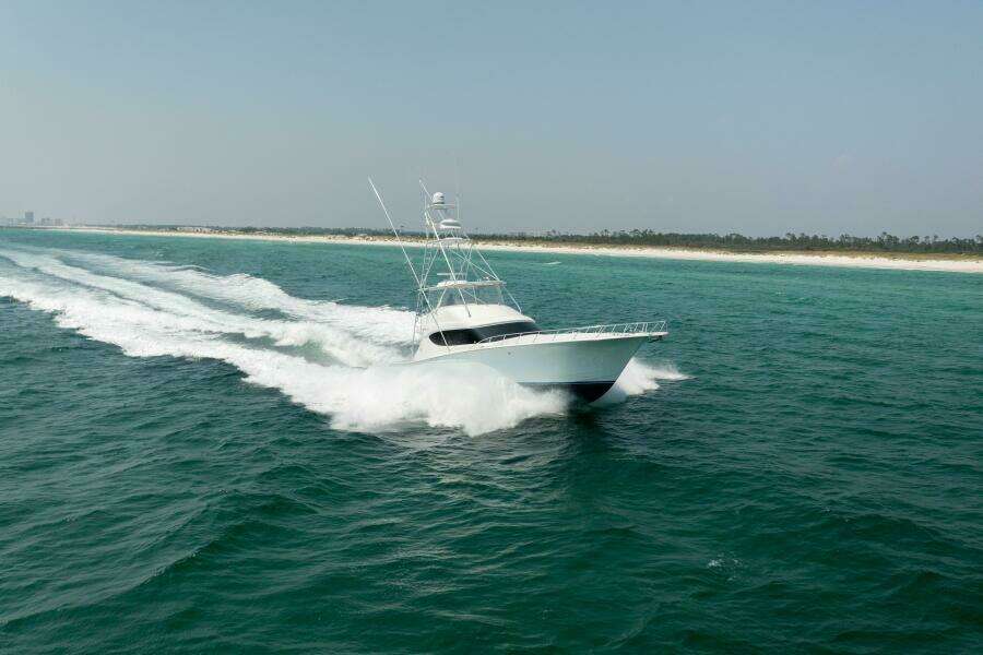 2008 Hatteras 60 Convertible  STBD Bow
