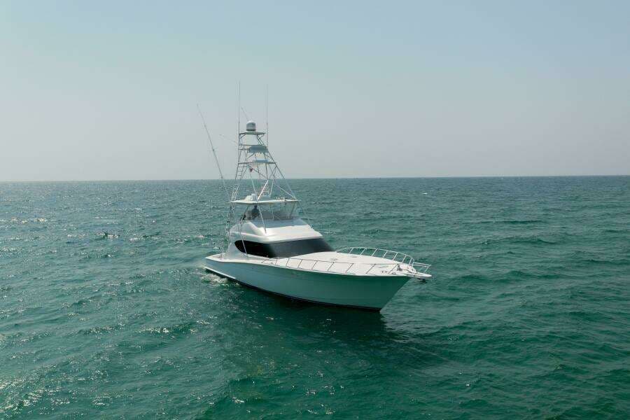 2008 Hatteras 60 Convertible  STBD Bow