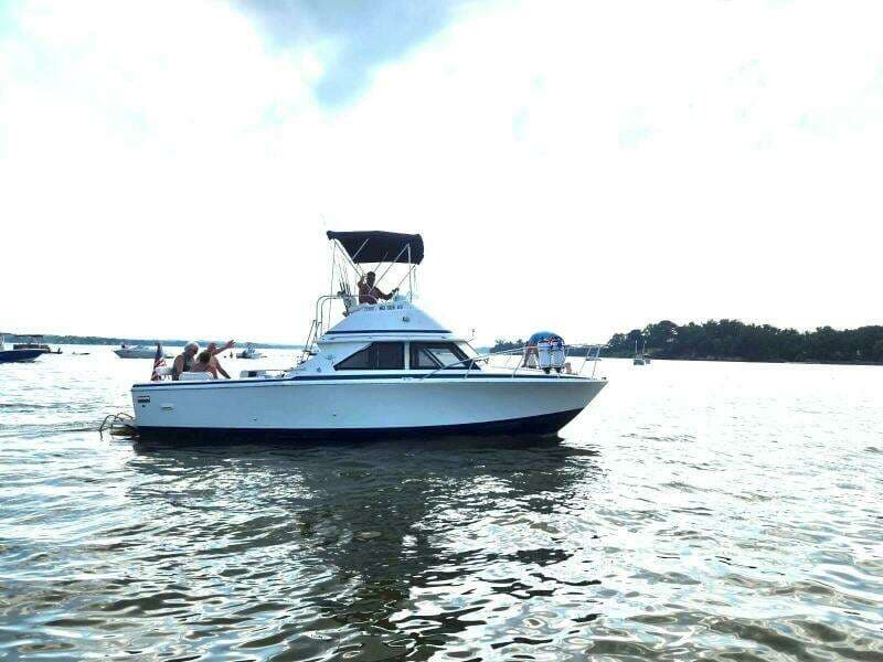 1983 Bertram 28 Flybridge