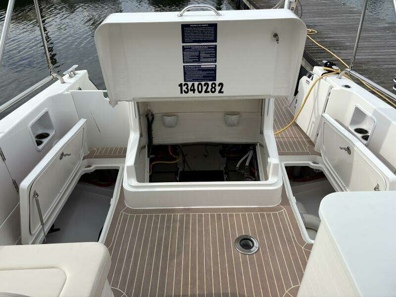 2023 MJM 35 Seakeeper 3 in-deck storage