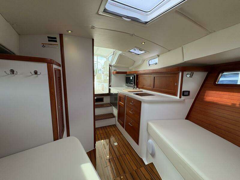 2023 MJM 35 V-berthlooking aftward