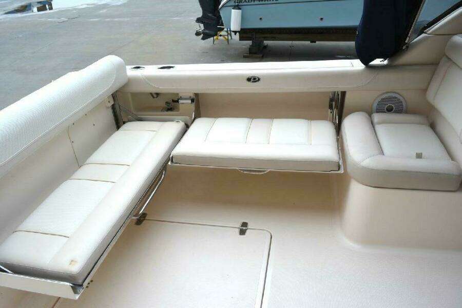 2011 Pursuit DC 265 Dual Console