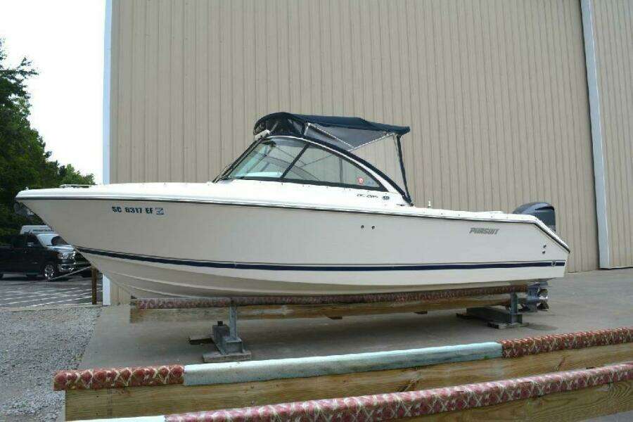 2011 Pursuit DC 265 Dual Console