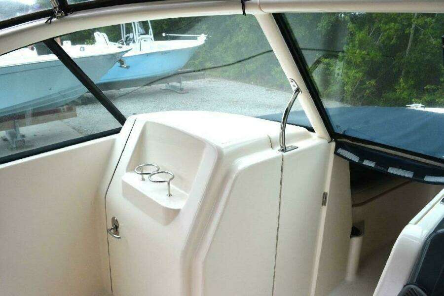 2011 Pursuit DC 265 Dual Console