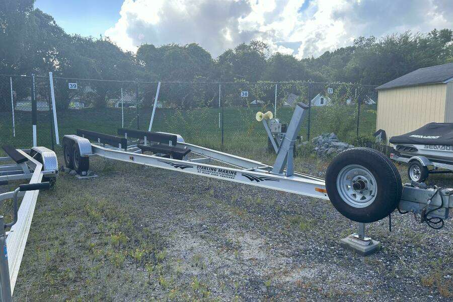 2011 Pursuit DC 265 Dual Console