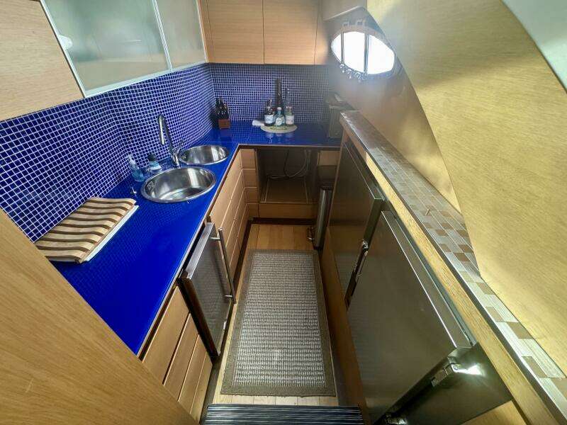 Pershing 72 Uptown Girl- Galley