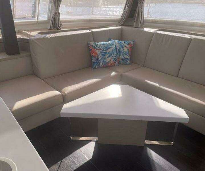 2020 Fountaine Pajot Saona 47