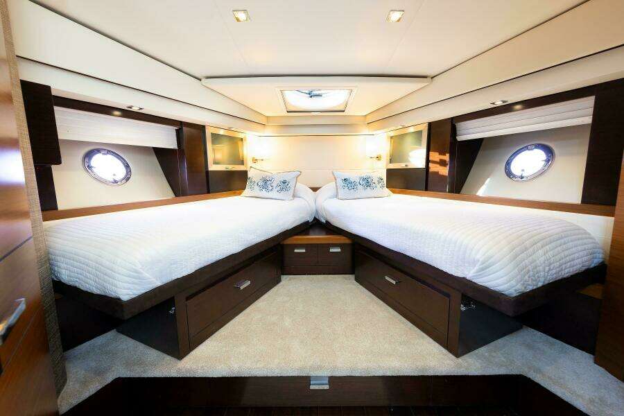 2014 Tiara Yachts 5000 Express