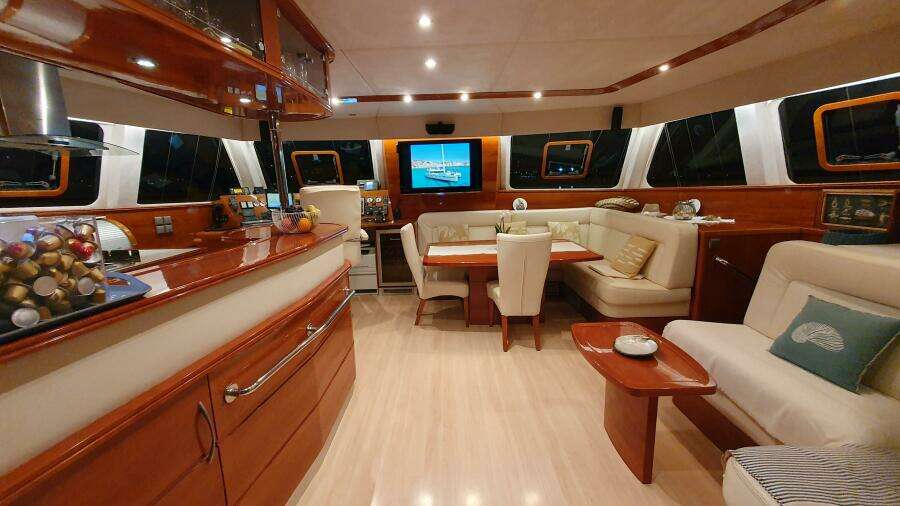 06 Galley Salon 20230928_211109