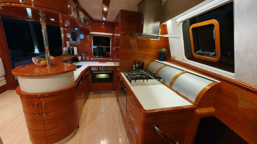 06 Galley Salon 20230928_212200