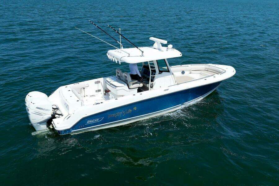 2016 Boston Whaler 330 Outrage