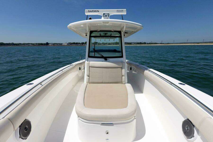 2016 Boston Whaler 330 Outrage