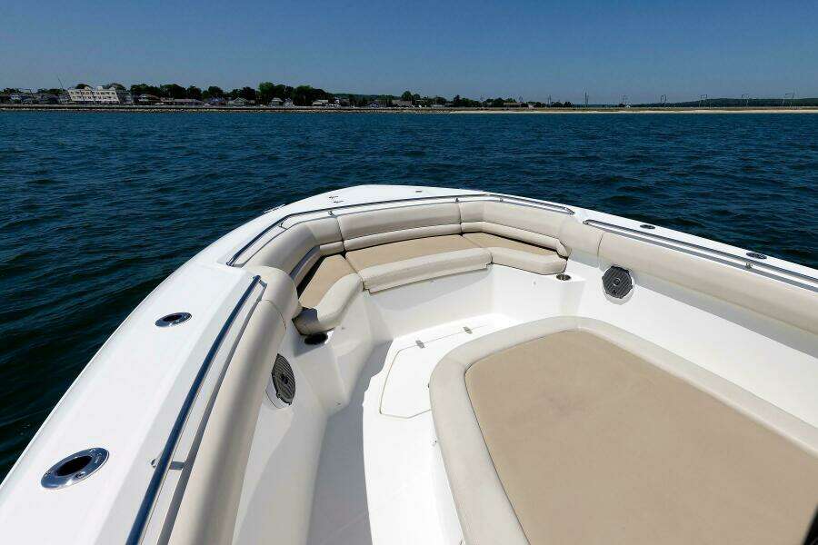 2016 Boston Whaler 330 Outrage